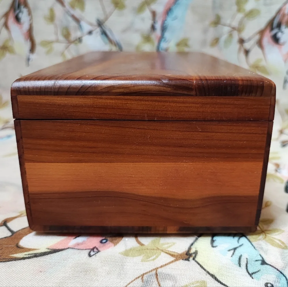 Lane Cedar Chest Salesman Sample Wood Jewelry Craft Stash Box *FLAW* NO KEY